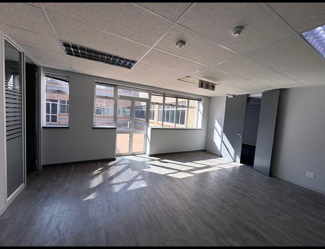 2,428M² OFFICE TO LET IN RANDJESPARK